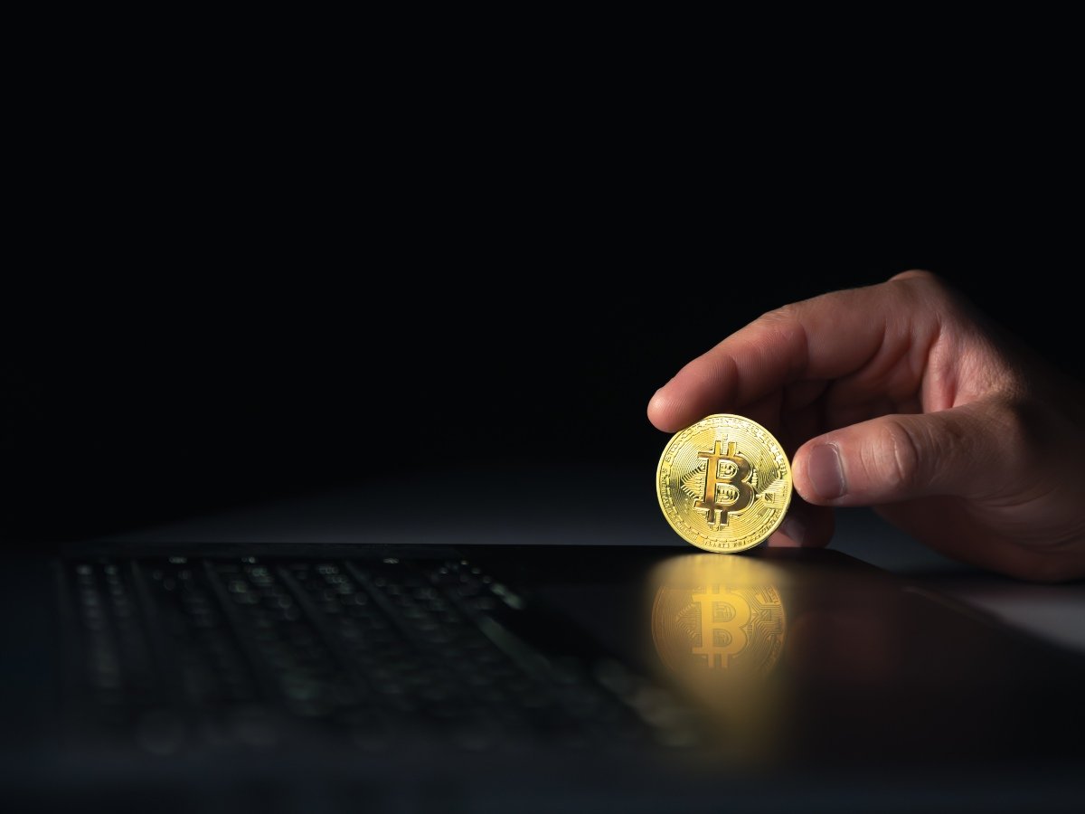Moody’s incursionó en bonos respaldados por Bitcoin sin alterar su estrategia financiera
