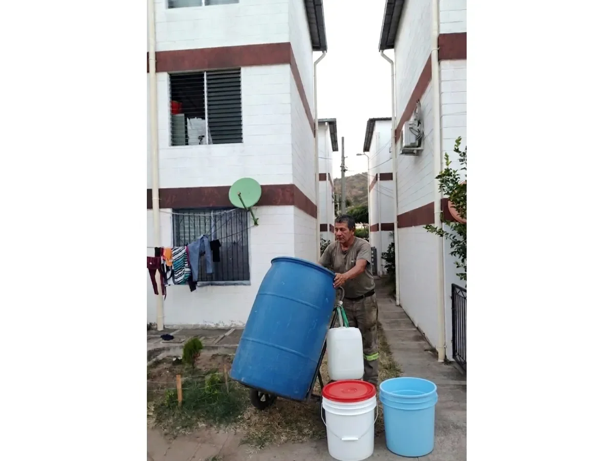 Más de 900 familias en Santa Ana enfrentan irregularidades en el suministro de agua potable