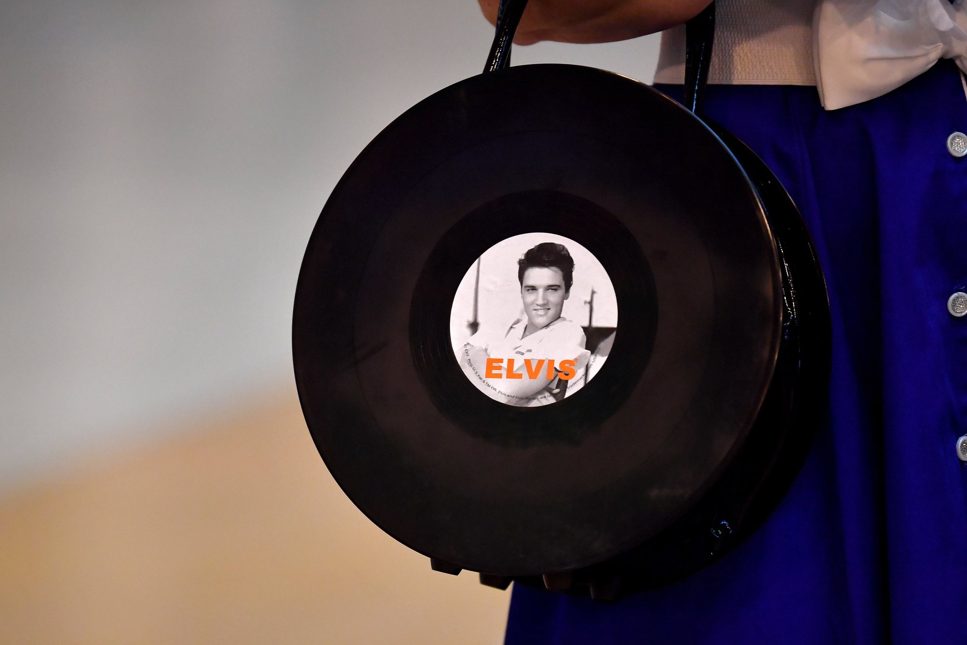 Subastan la icónica guitarra de Elvis Presley utilizada en su regreso de 1968 en Nueva York