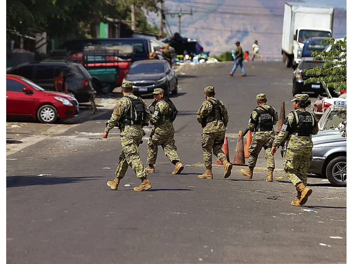 Informe revela patrón de represión sistemática contra voces críticas en El Salvador durante 2025