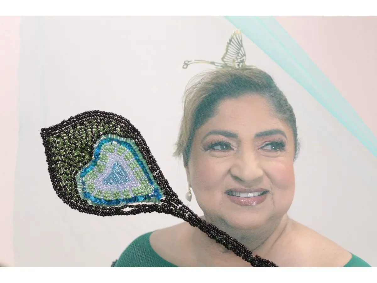 Nory Flores y la Orquesta Internacional los Hermanos Flores deslumbran en Coachella con diseño salvadoreño único