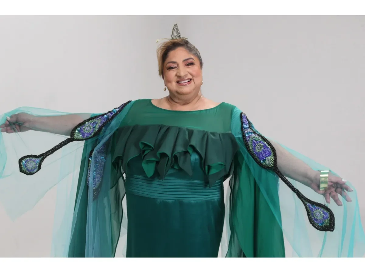 El torogoz, símbolo nacional de El Salvador, brilla en Coachella 2026 en el vestido de Nory