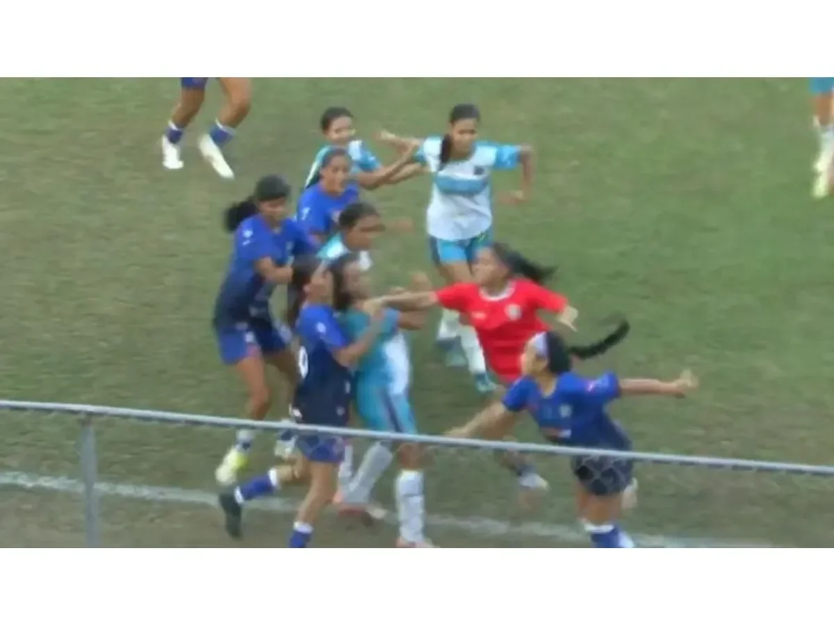 Incidentes durante Fuerte San Francisco vs Zacatecoluca marcan jornada 18 de la liga femenina