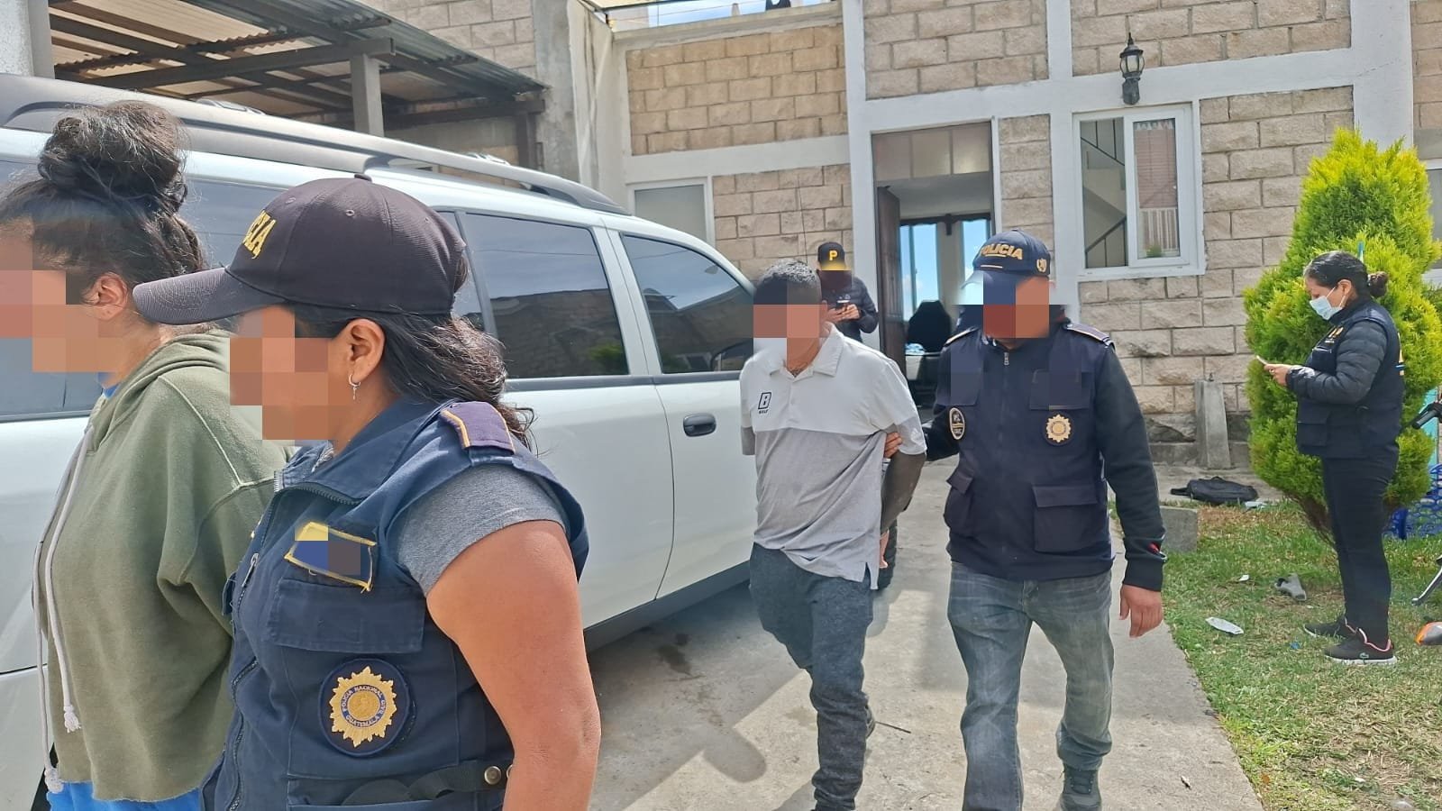 Capturan a presunto pandillero de la Mara Salvatrucha en Chimaltenango; hallan altar a la Santa Muerte y armas ilegales