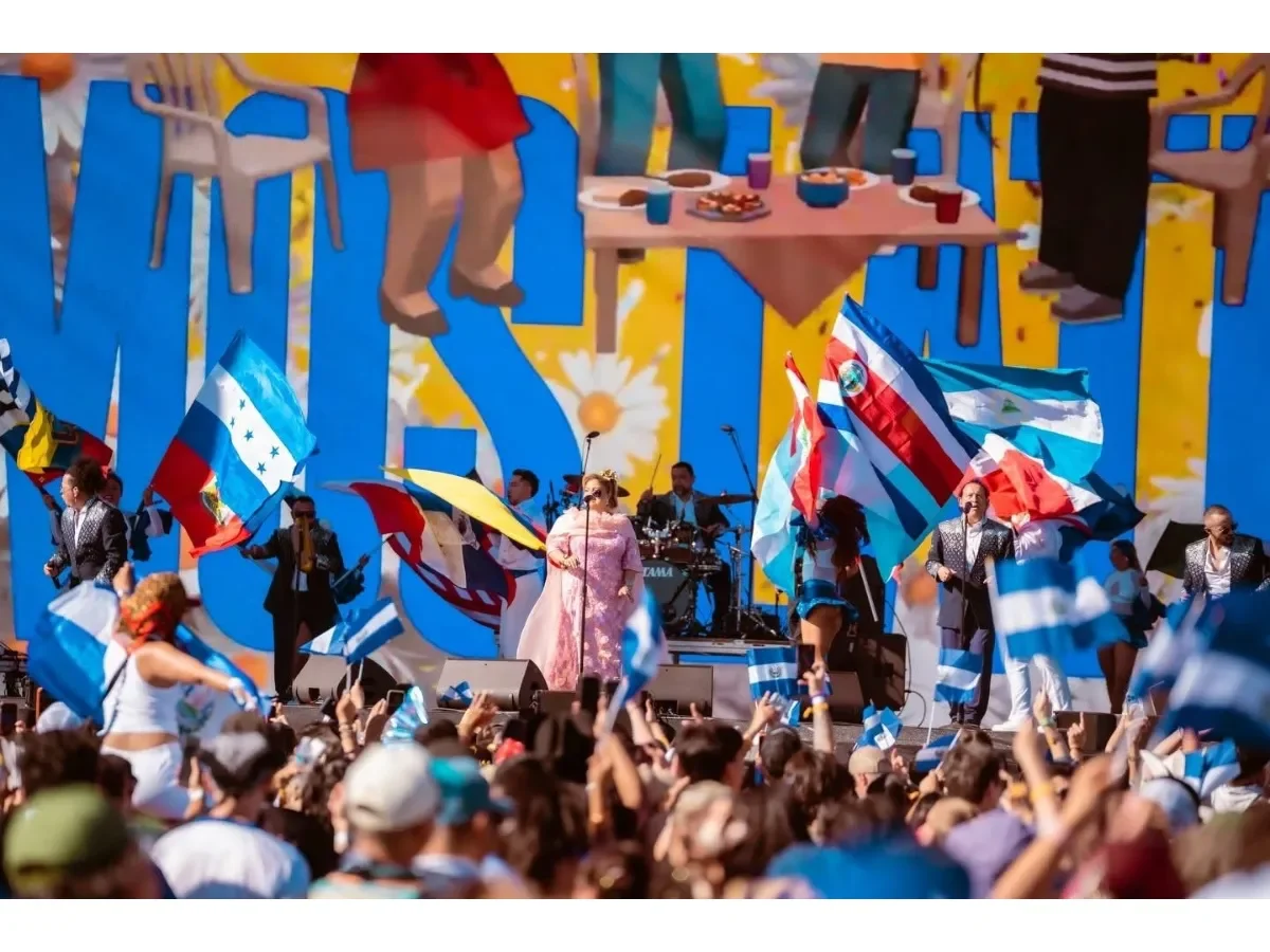 Coachella rinde homenaje a la histórica actuación de Los Hermanos Flores en el festival