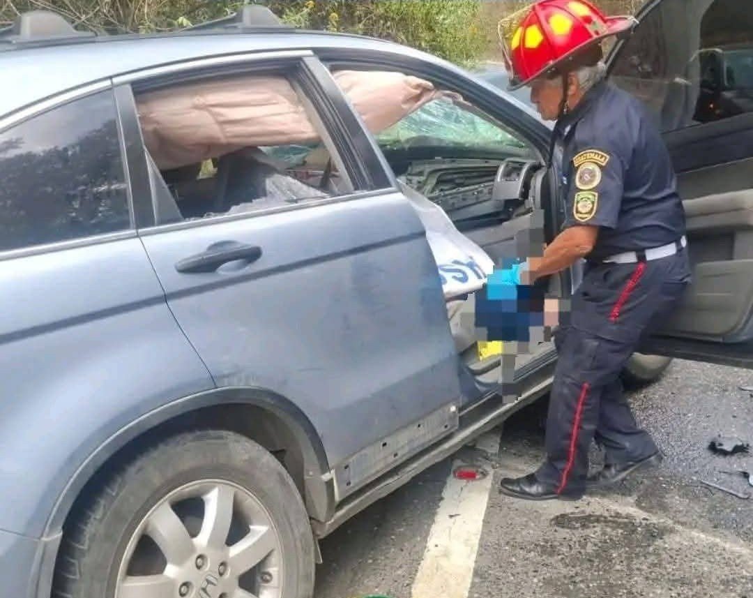 Identifican a dos médicos fallecidos en accidente vial en la ruta CA-14 en Guatemala
