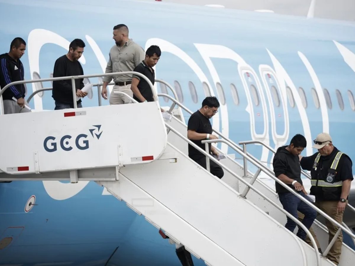 Costa Rica recibe primer vuelo con migrantes deportados desde Estados Unidos bajo nuevo acuerdo bilateral