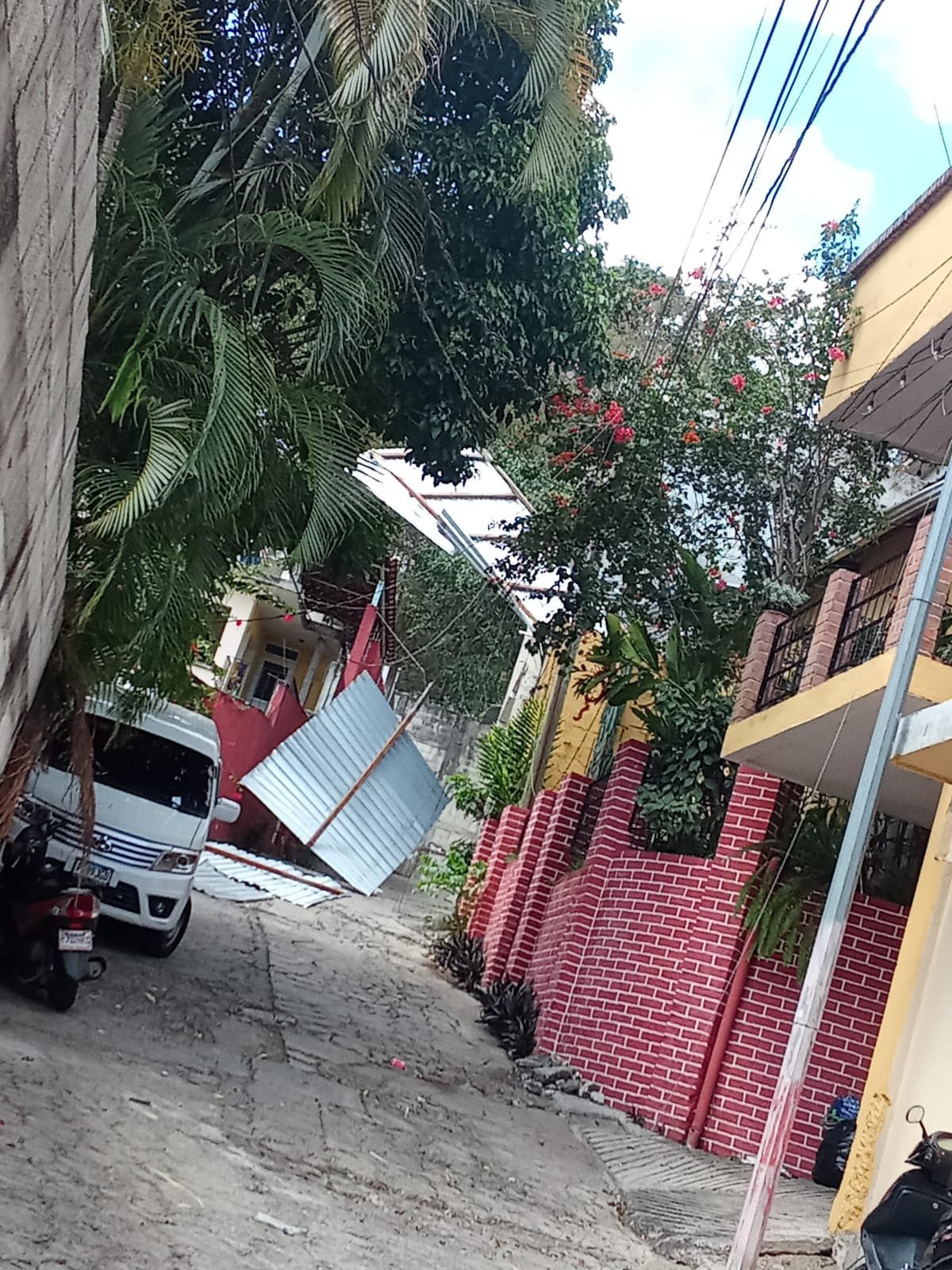 Fuertes vientos en Cuilapa dañan viviendas y afectan a 16 personas, alerta Conred