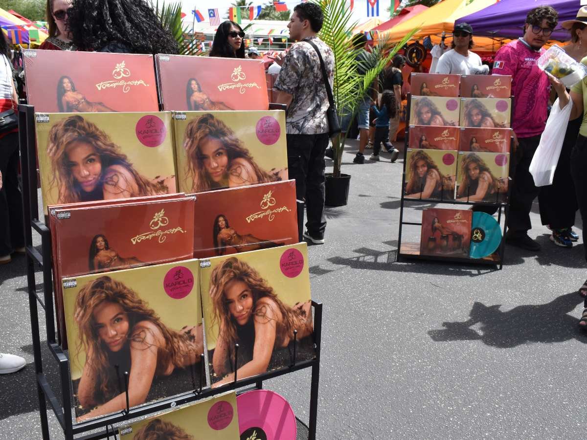 Karol G impulsa más de 35 negocios latinos en Estados Unidos durante Coachella 2024