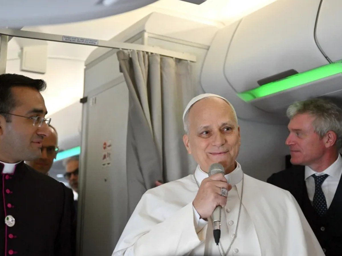 Papa León XIV reafirma mensaje de paz del Evangelio tras críticas de Donald Trump