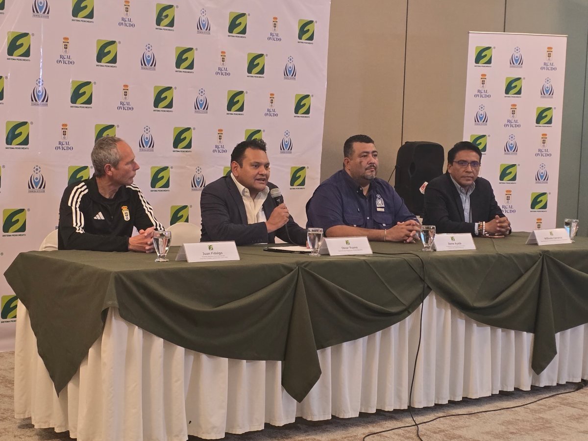Fedecrédito impulsa la formación técnica para fortalecer el fútbol salvadoreño