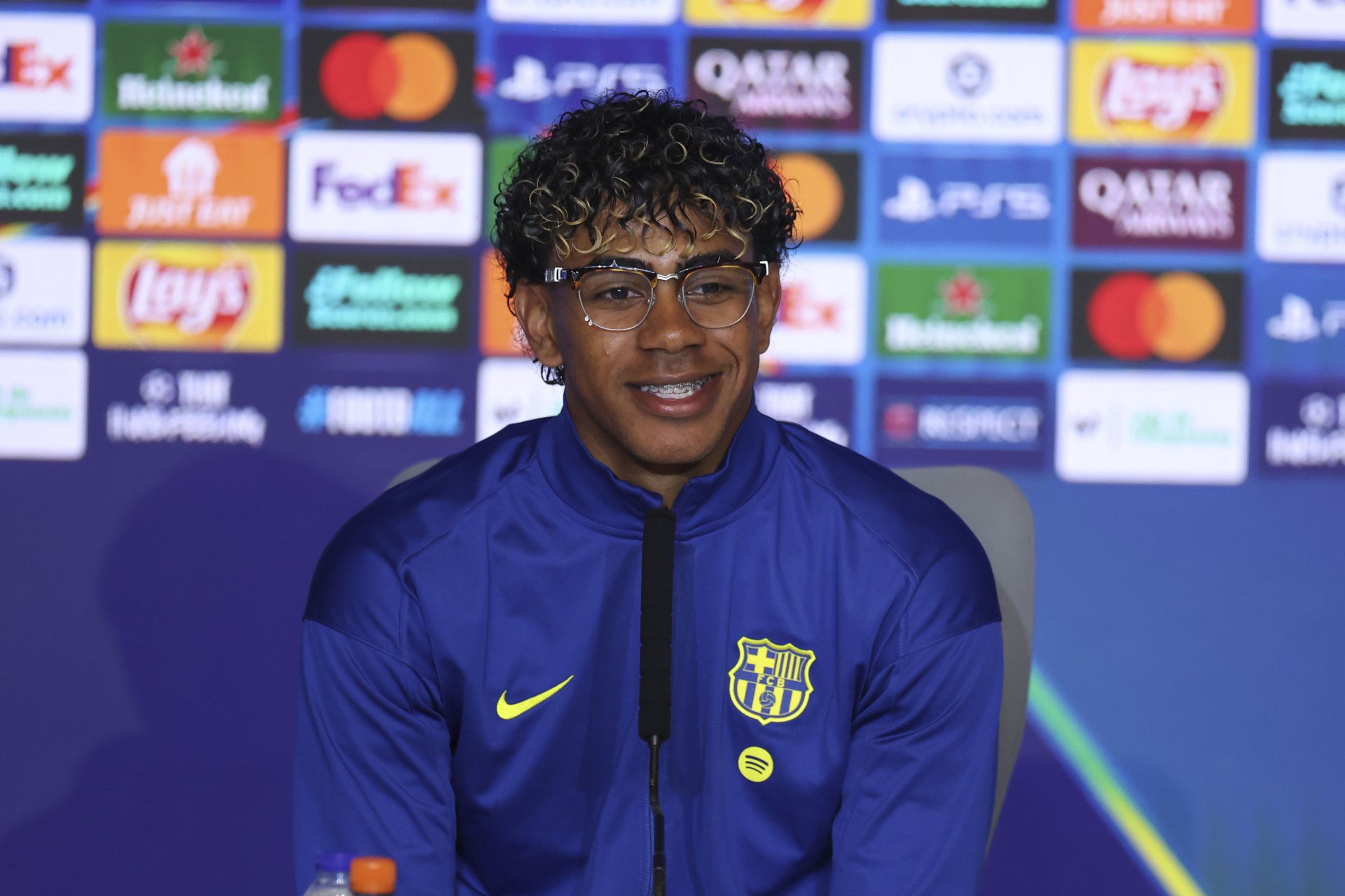 Lamine Yamal se inspira en LeBron James para motivar la remontada del Barcelona en Champions League