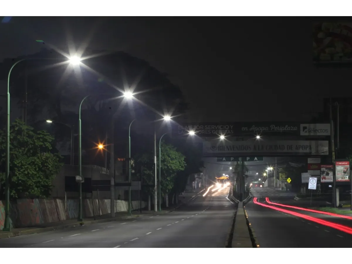 Asamblea aprueba préstamo en especie para instalación de luminarias LED en vías principales de El Salvador