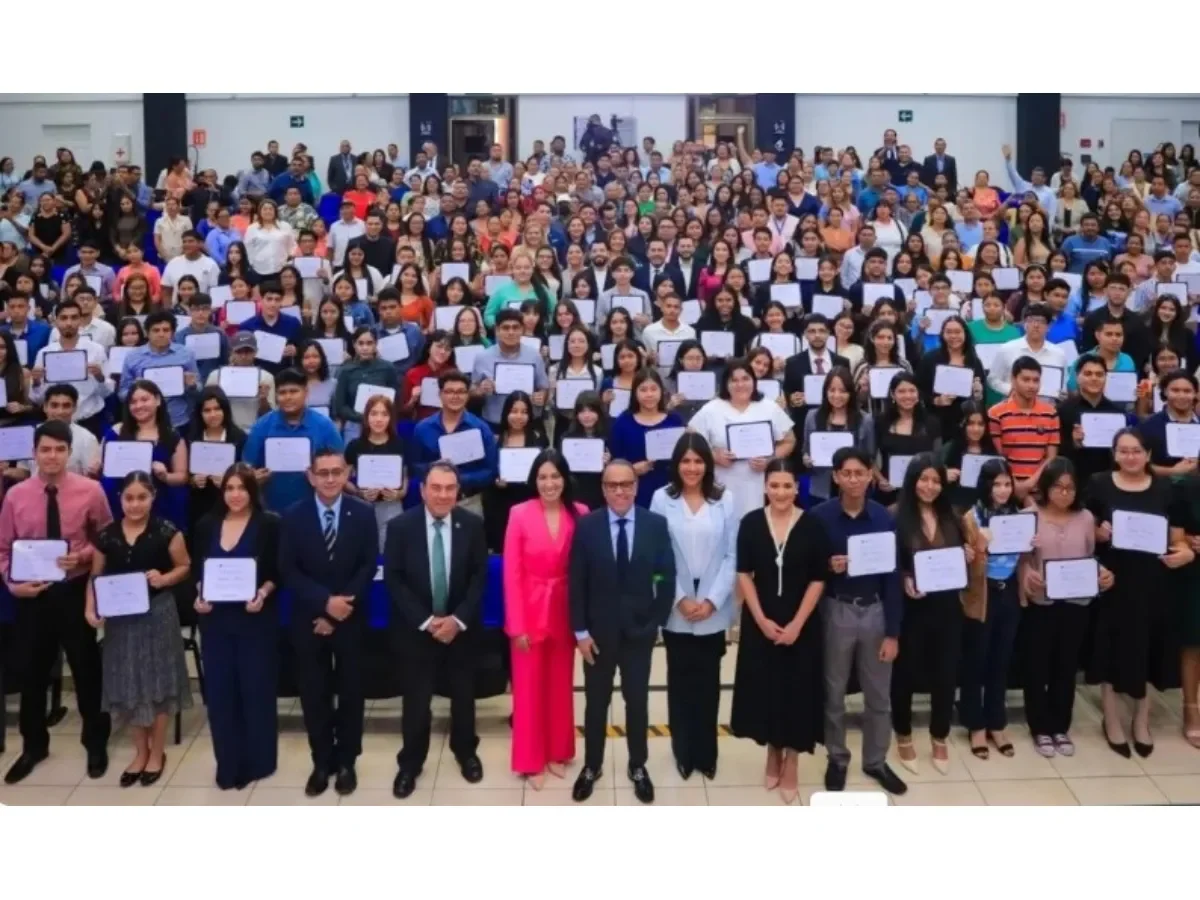 Incongruencias detectadas en la ejecución de fondos del programa de becas legislativas en El Salvador