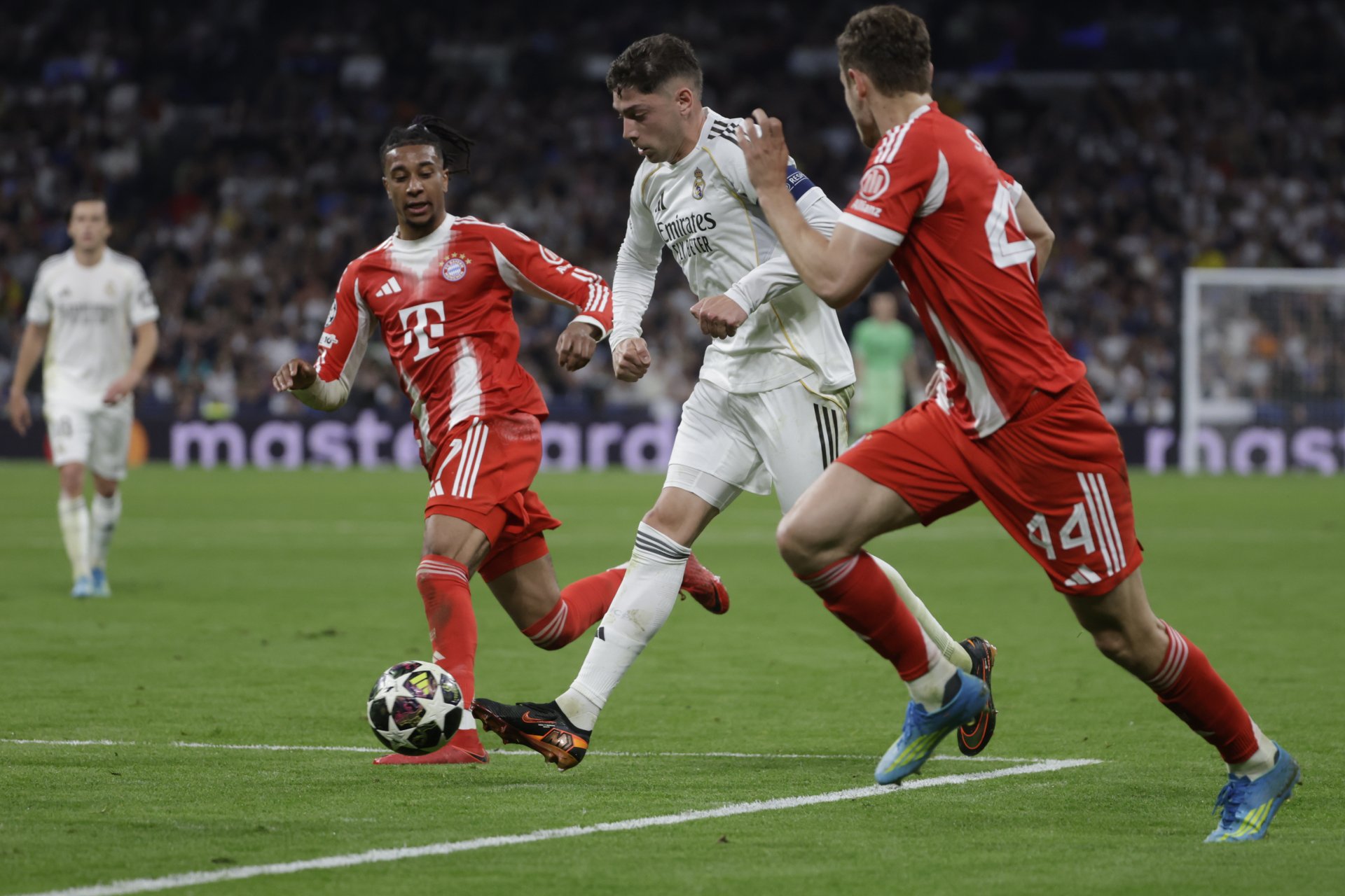 Bayern Múnich y Real Madrid definen su pase a semifinales de Champions League en partido decisivo