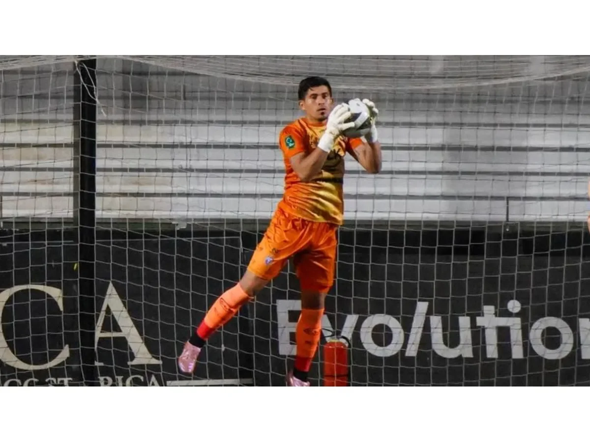 San Carlos asegura su permanencia en Primera División tras contundente victoria ante Guadalupe