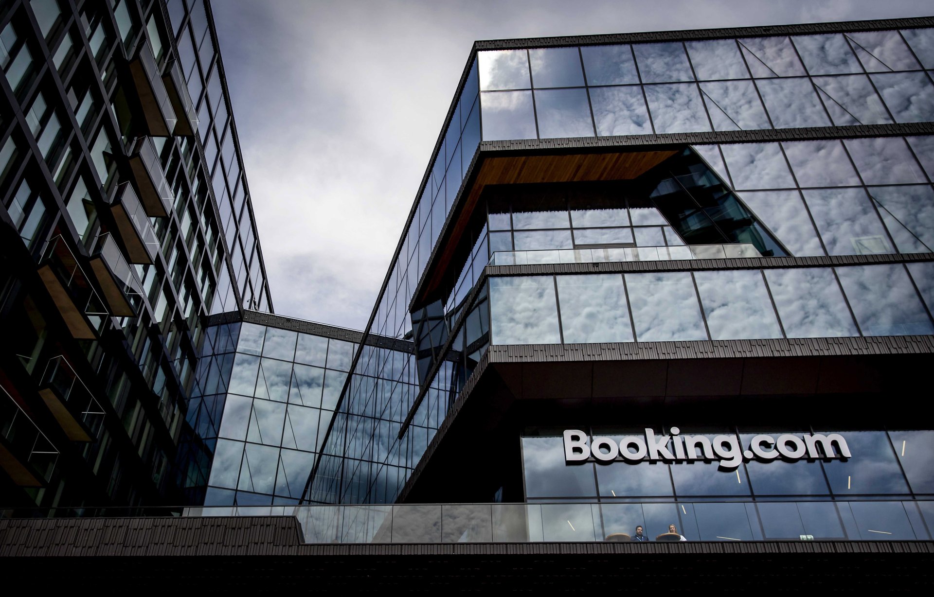 Recomendaciones de Booking.com tras ciberataque que expuso datos de miles de usuarios