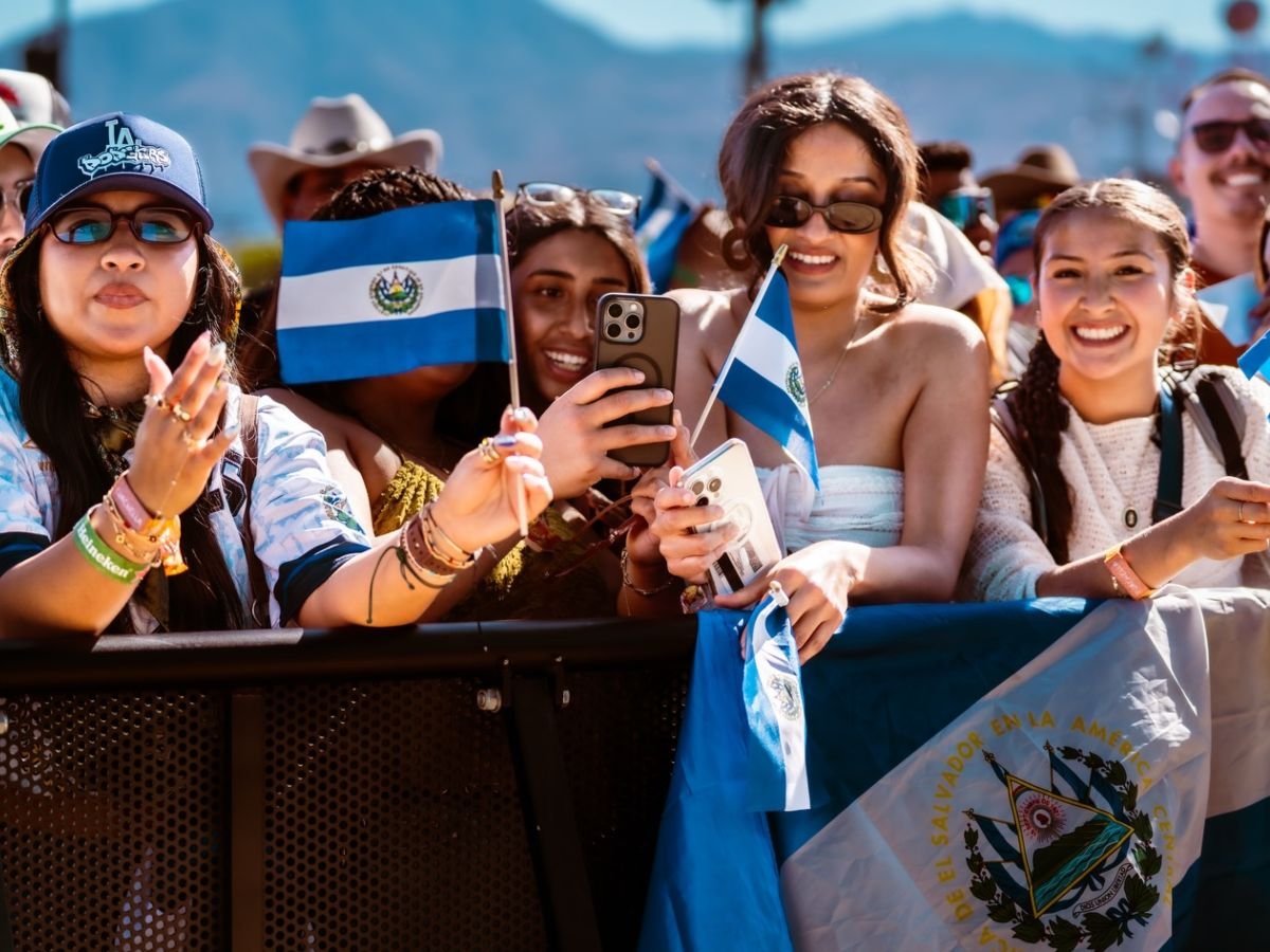La emblemática \'La Bala\' de Los Hermanos Flores cautiva en Coachella con energía y tradición La emblemática \'La Bala\' de Los Hermanos Flores cautiva en Coachella con energía y tradición
