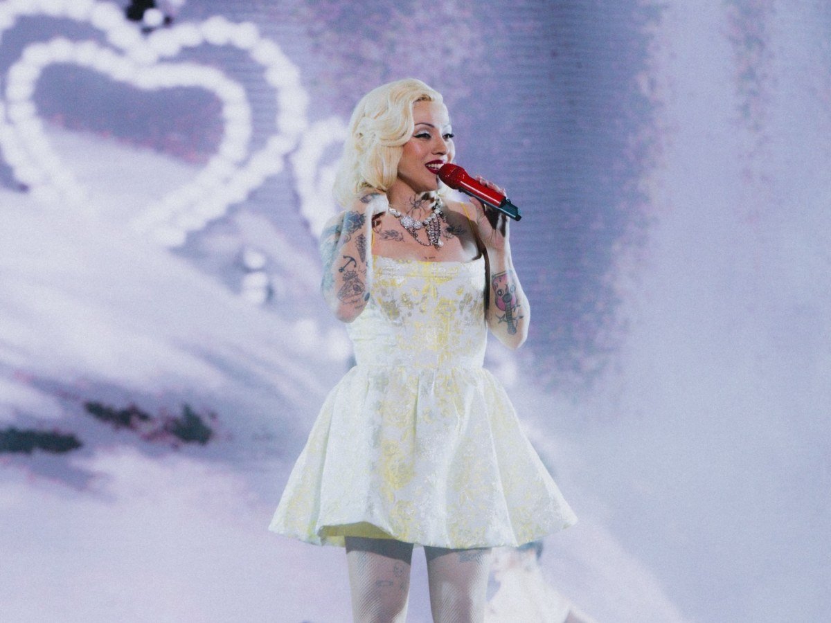 Conoce el posible setlist de Mon Laferte para su concierto en El Salvador en 2026