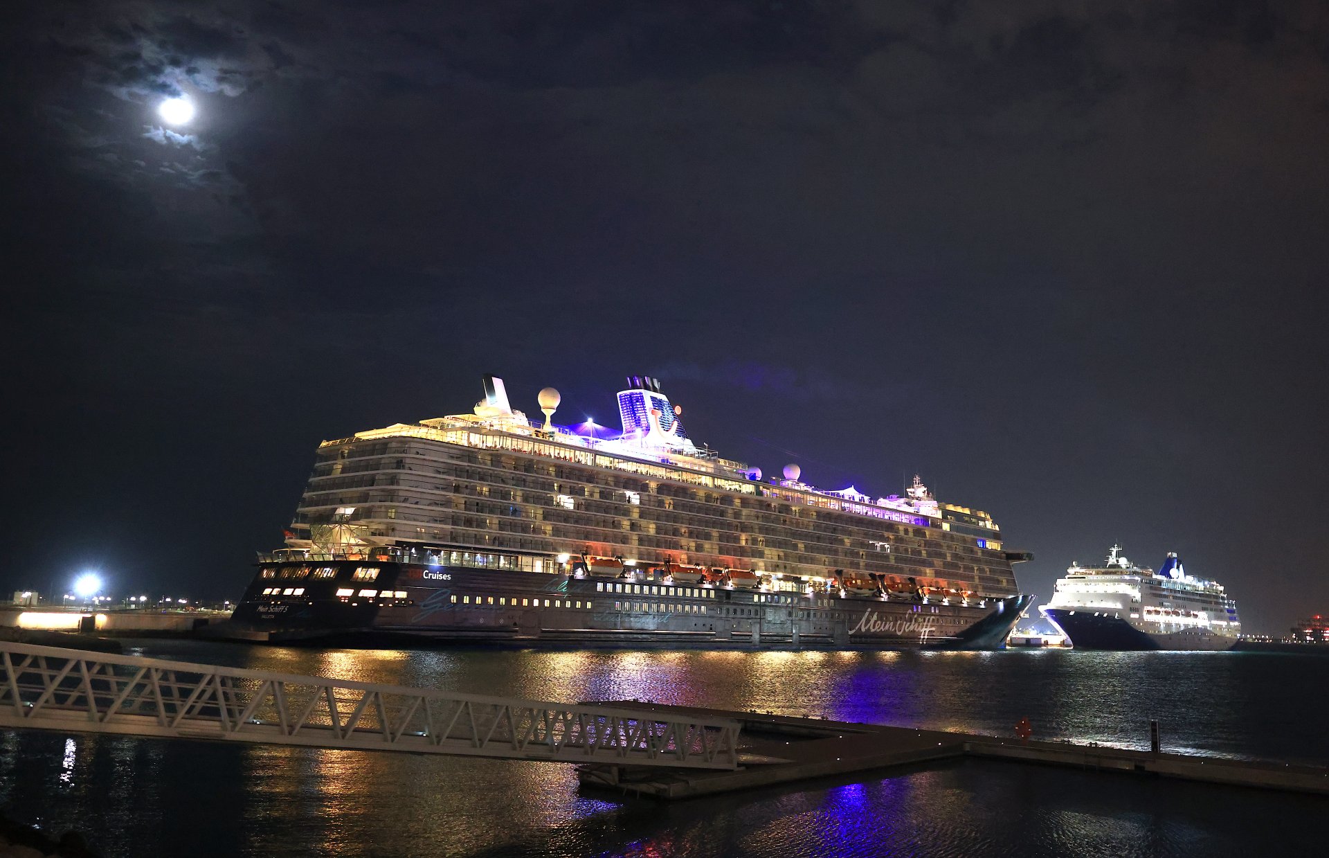 Adolescente es señalado como principal sospechoso en muerte de joven en crucero en Miami