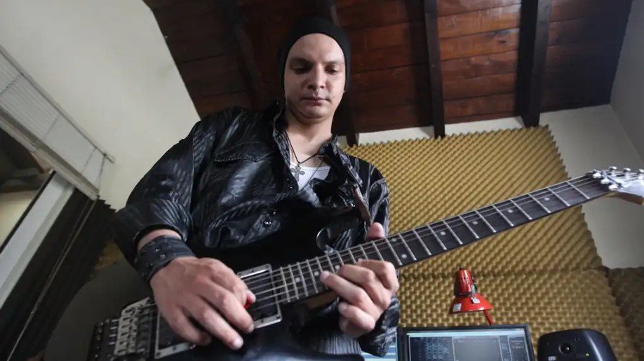 Walter Monsanto presenta concierto con guitarras inteligentes y música de El Señor de los Anillos en Guatemala