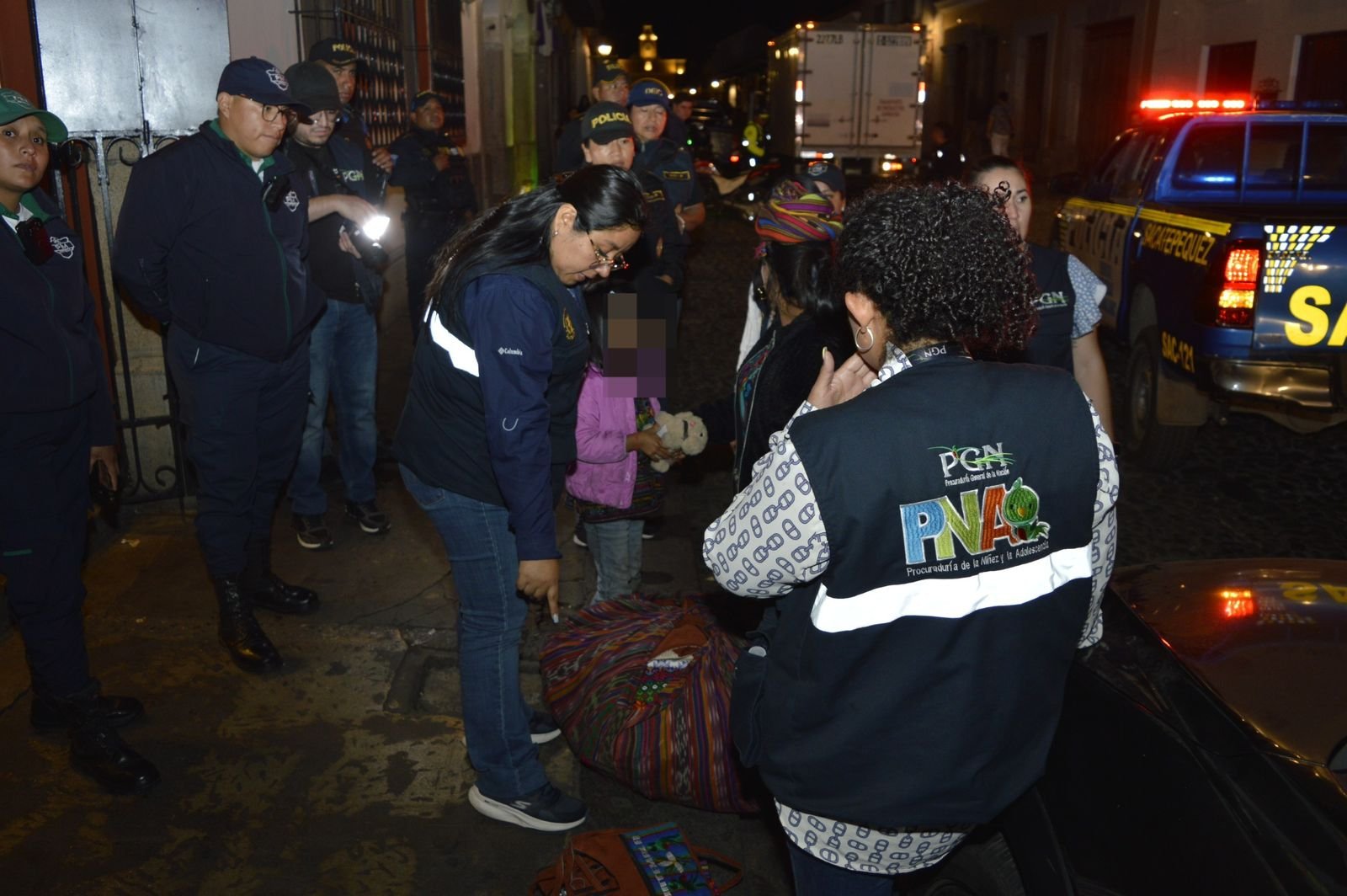 Autoridades intervienen y localizan a 20 menores en posible trabajo infantil en Antigua Guatemala