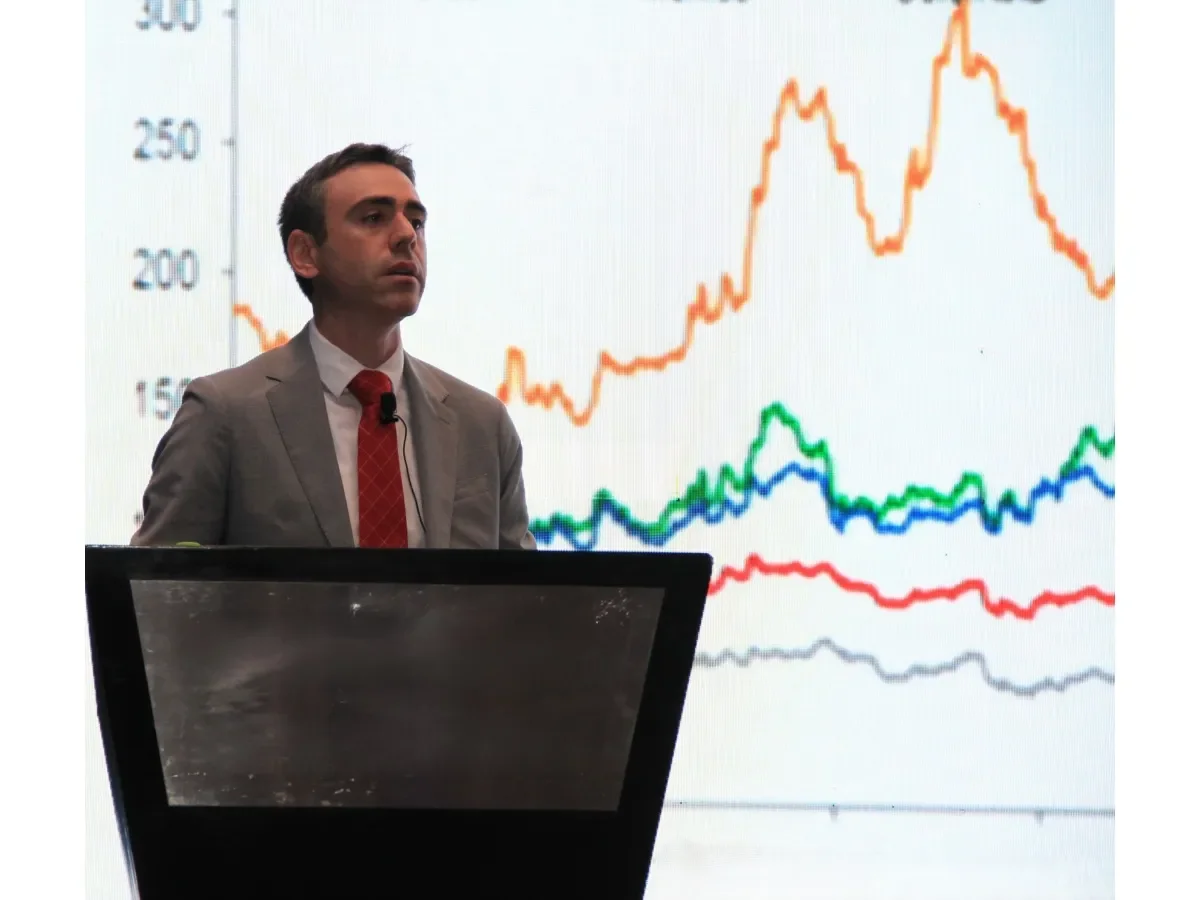 Moody\'s analiza el impacto del retraso en la revisión del acuerdo FMI para El Salvador