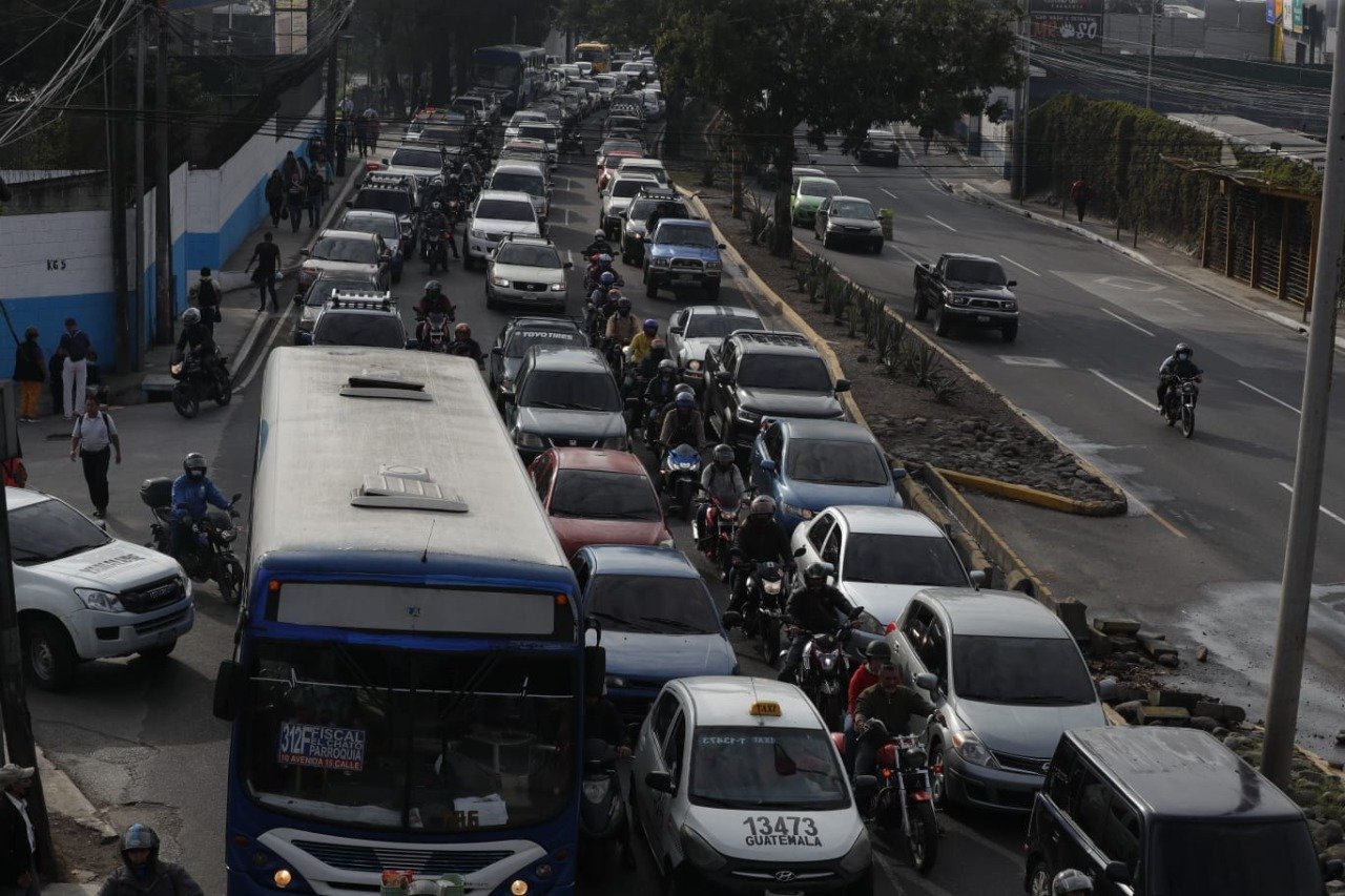 Gobierno financiará subsidio a combustibles con ajustes presupuestarios en tres ministerios