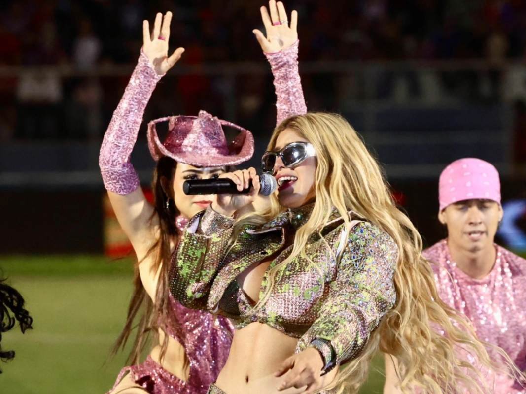 Julissa Ventura destaca con su show en el medio tiempo del Inter FA vs FAS en Las Delicias
