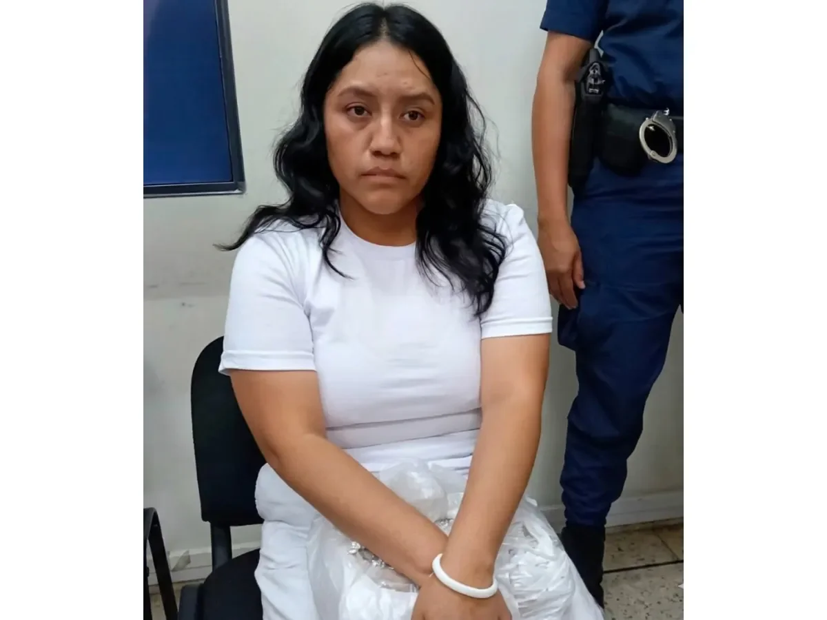 Tribunal de Sonsonate condena a mujer por arrojar a su recién nacido en una letrina