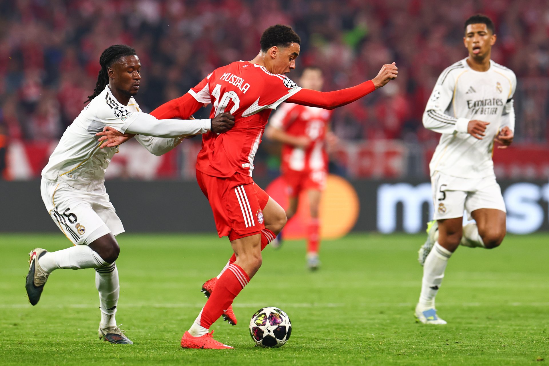 Camavinga se disculpa tras su expulsión que marcó la eliminación del Real Madrid en Champions