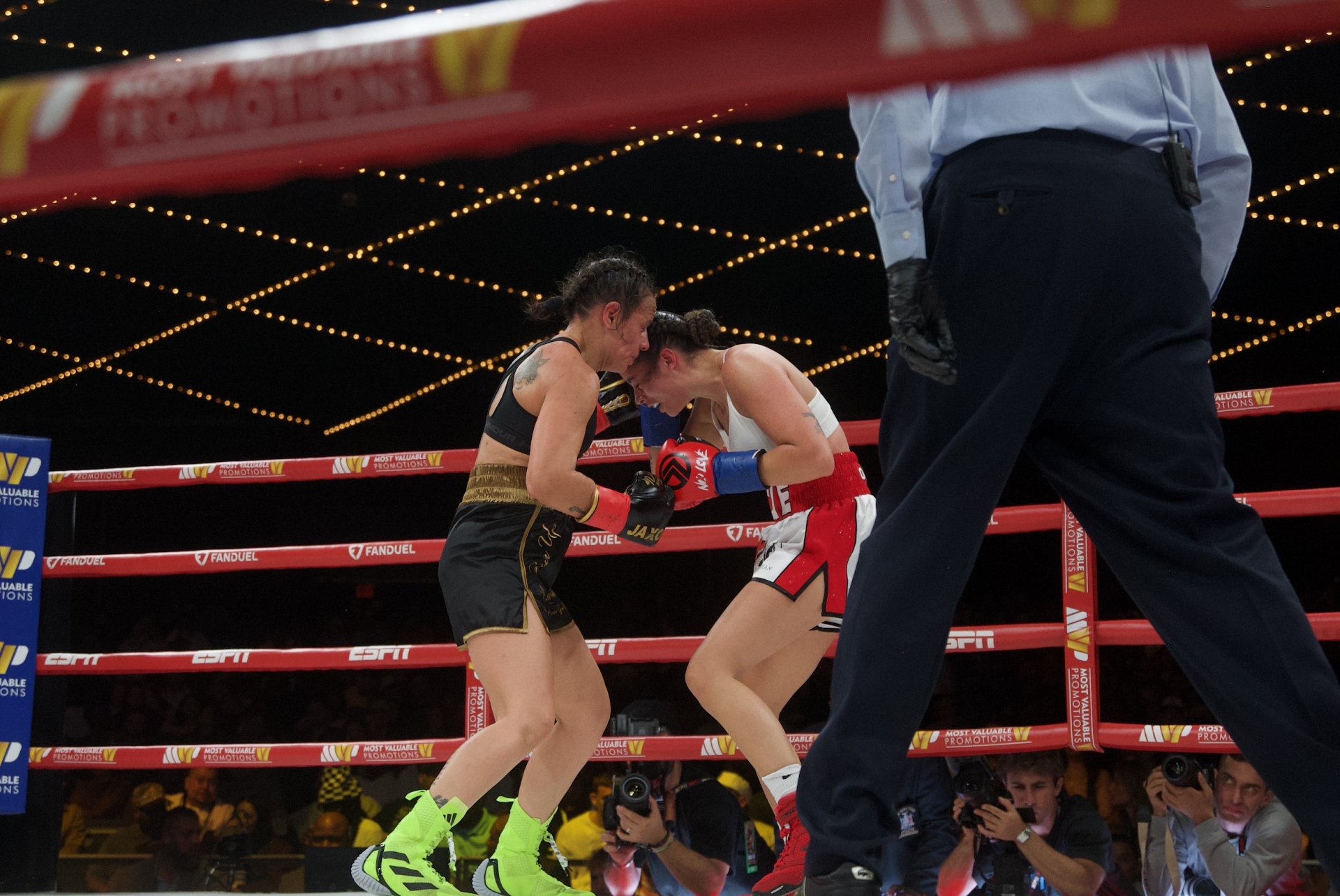 María Micheo pierde por decisión dividida tras reñido combate en Nueva York