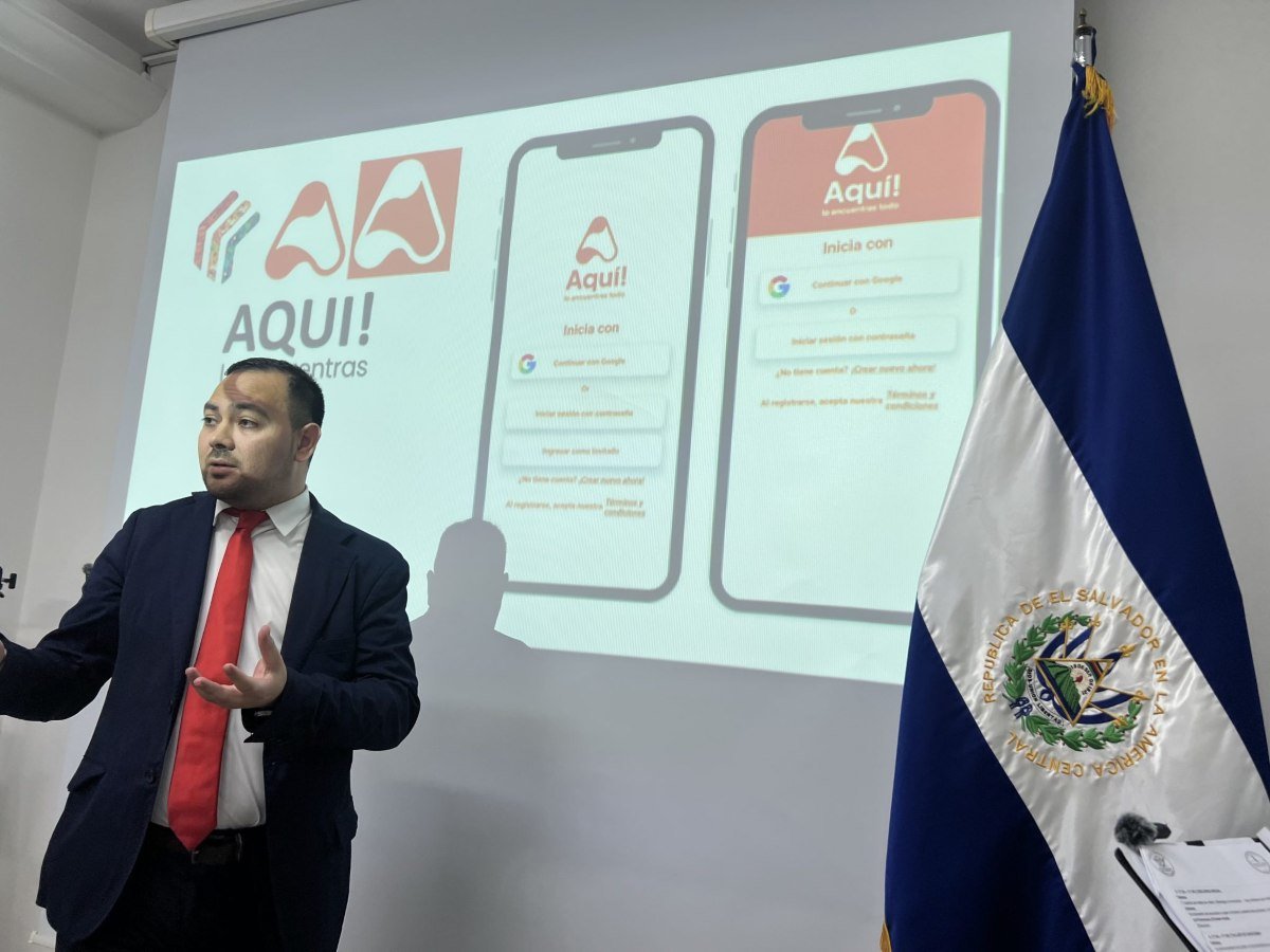 Lanzan “AQUÍ”, la app que conecta a salvadoreños en el exterior con servicios integrados
