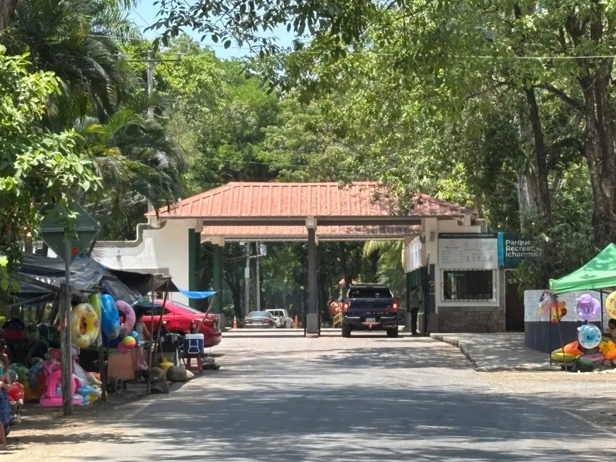 Emprendedores denuncian aumento en tarifa para vender en Expo Mango 2026 en Zacatecoluca Emprendedores denuncian aumento en tarifa para vender en Expo Mango 2026 en Zacatecoluca