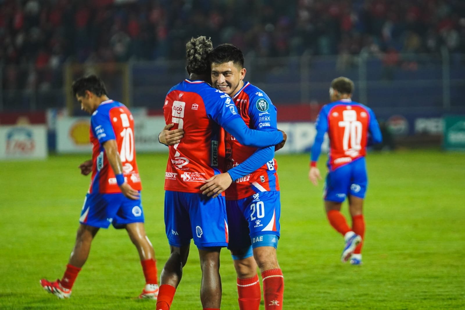 Xelajú MC domina a Achuapa, lidera el Clausura 2026 y confirma descenso del equipo jutiapaneco