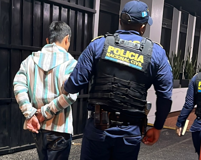 Joven de 30 años agrede a su padre para integrarse a pandilla en Santa Catarina Pinula