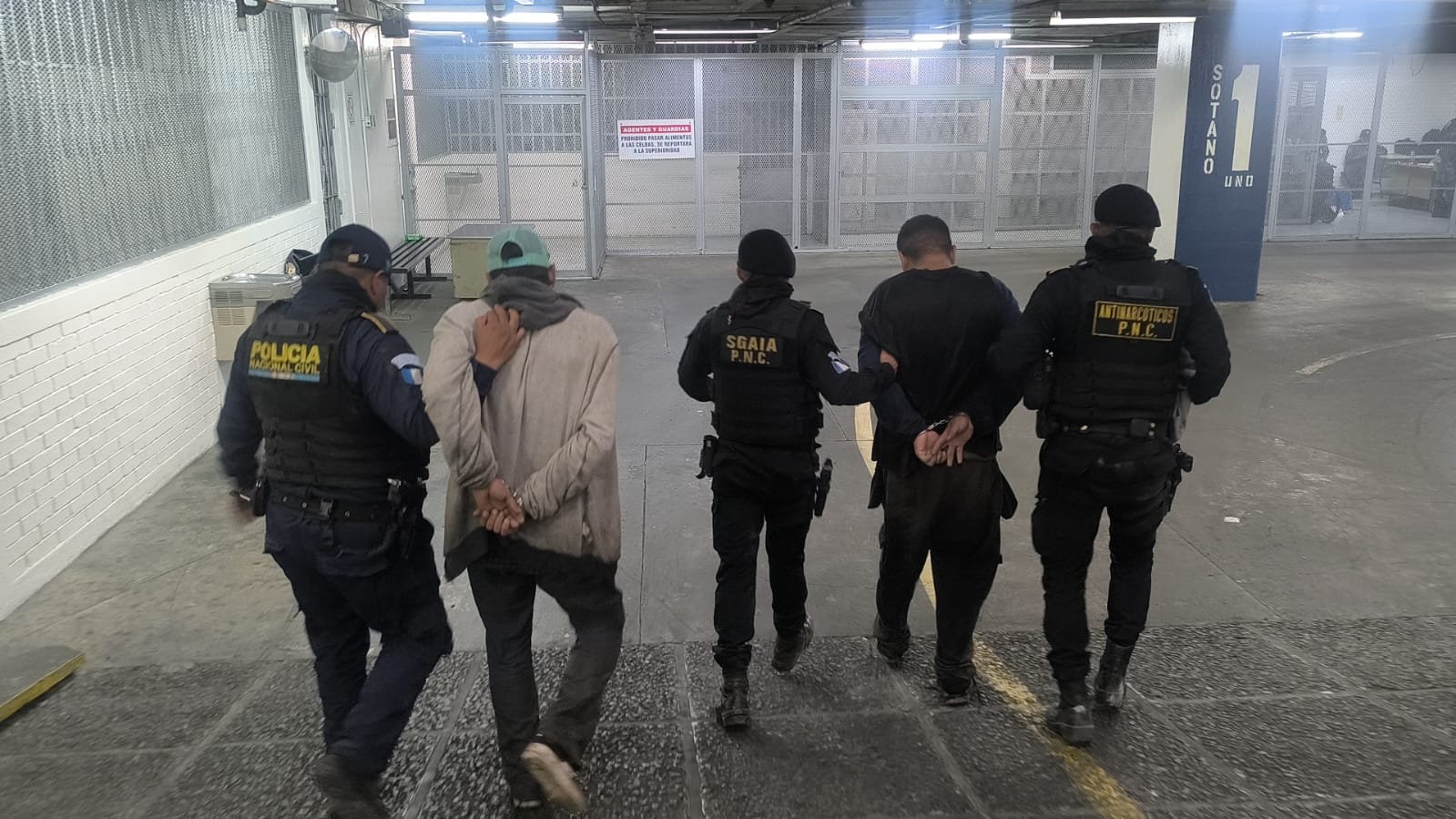 PNC captura a tres presuntos pandilleros tras ataque armado en zona 6 de Guatemala