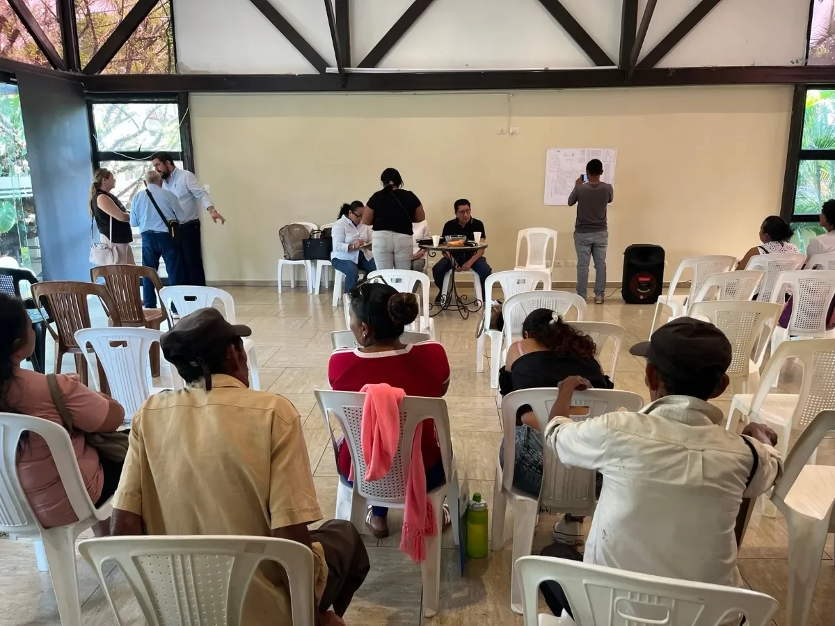 Empresario dona parcelas en La Floresta mientras sigue proceso judicial por usurpación
