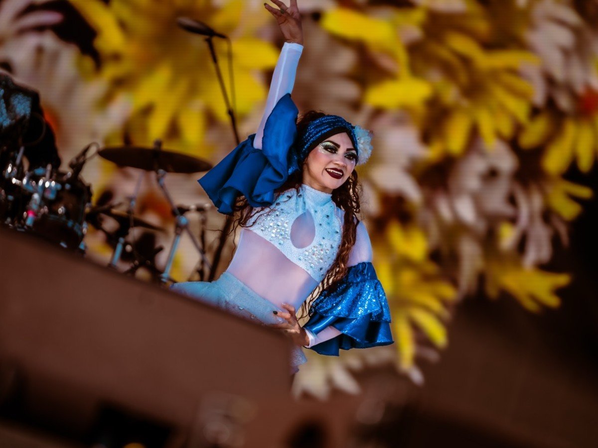 Los Hermanos Flores y sus bailarines impulsan un nuevo trend de cumbia tras su presentación en Coachella