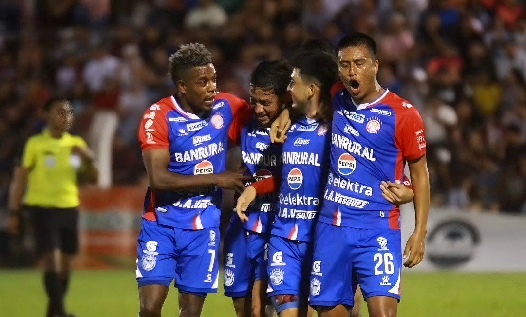 Xelajú logra remontada y complica el descenso de Mictlán en el Clausura 2026
