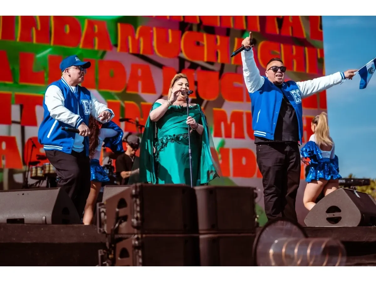 Hermanos Flores y destacados artistas salvadoreños brillan en el cierre de Coachella