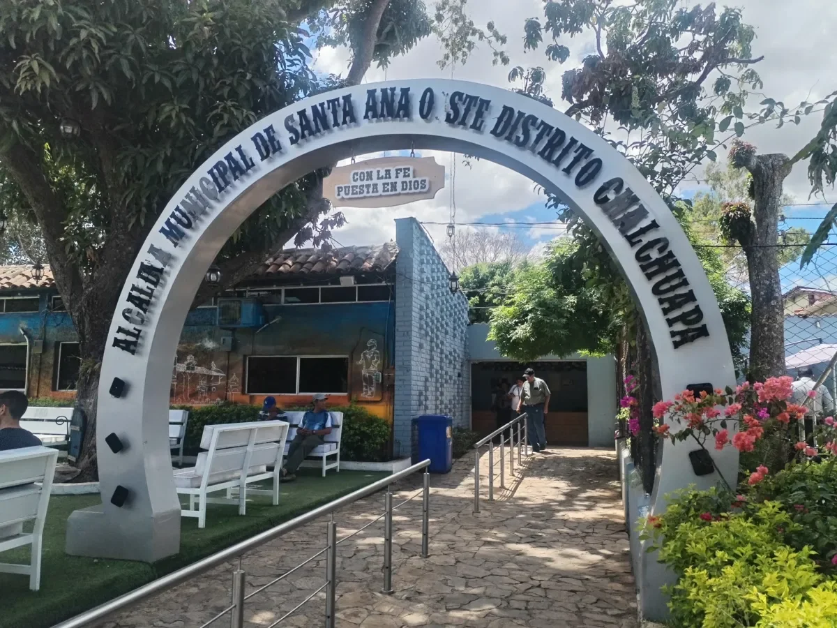Santa Ana Oeste actualiza tarifas para arrendamiento de espacios públicos y venta de alimentos