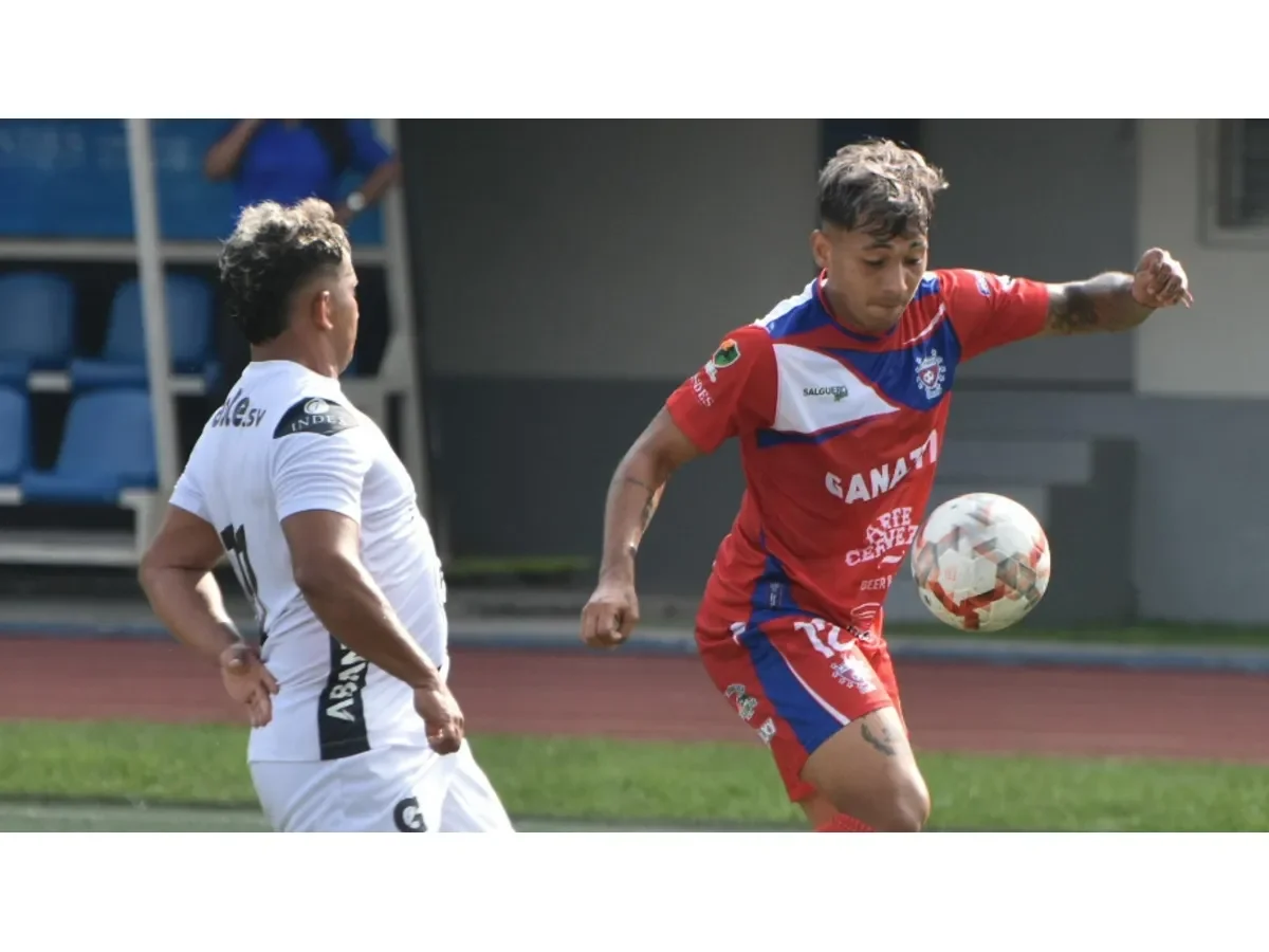 Hércules y Firpo empatan 2-2 en un duelo lleno de emociones en Las Delicias