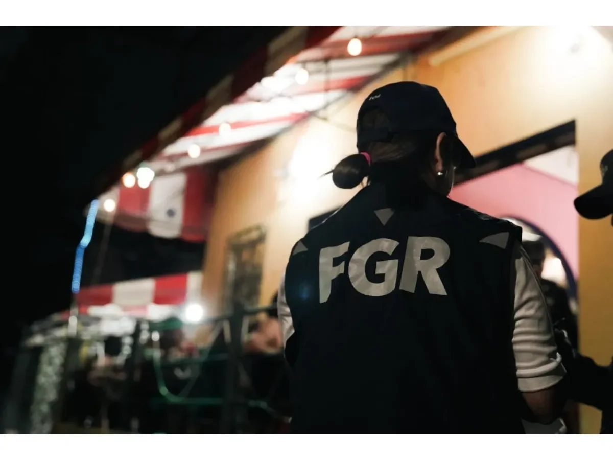 Capturan a cuatro personas por presunta venta de drogas en bares y restaurantes de San Salvador