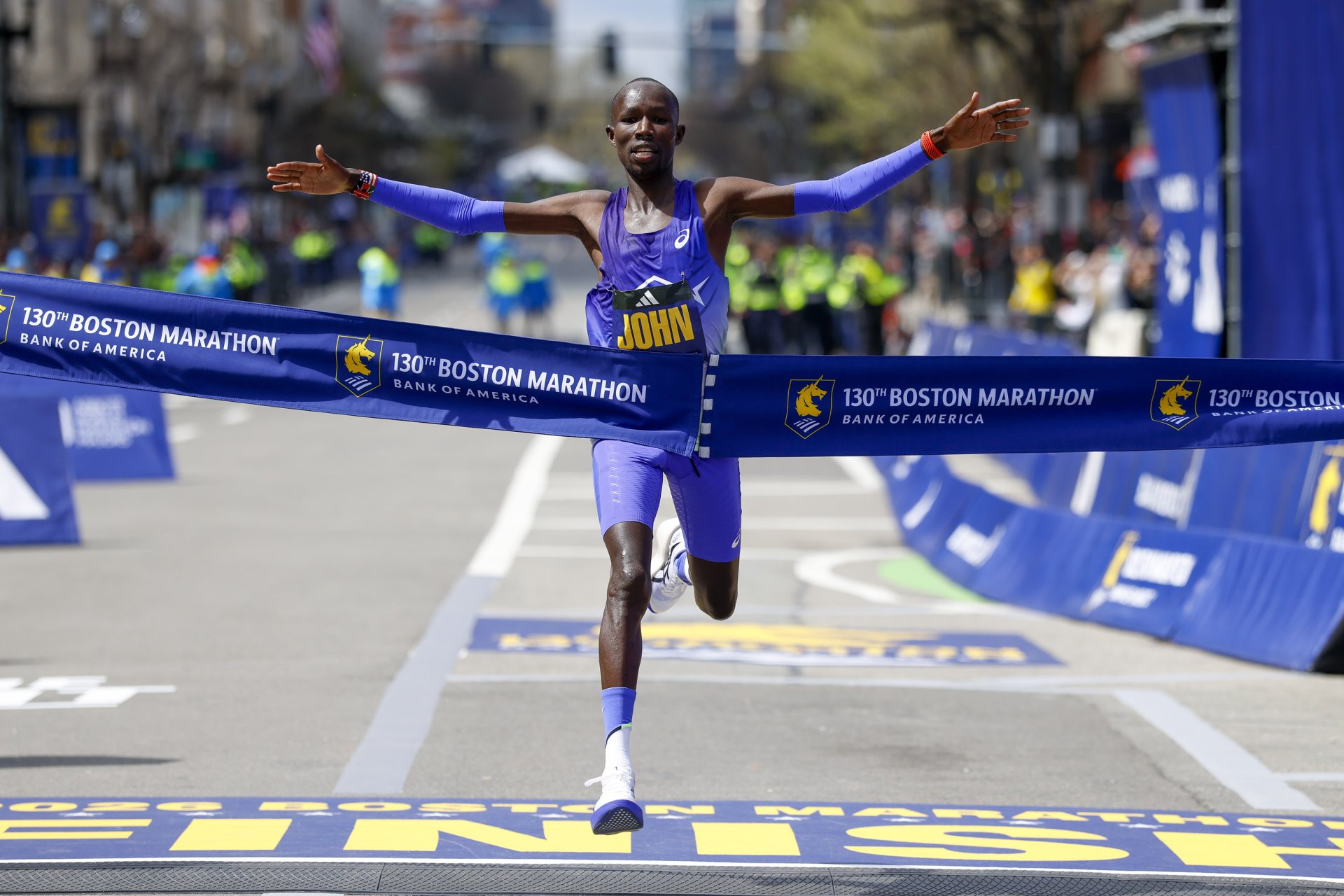 John Korir establece nuevo récord y gana por segundo año consecutivo el Maratón de Boston 2026