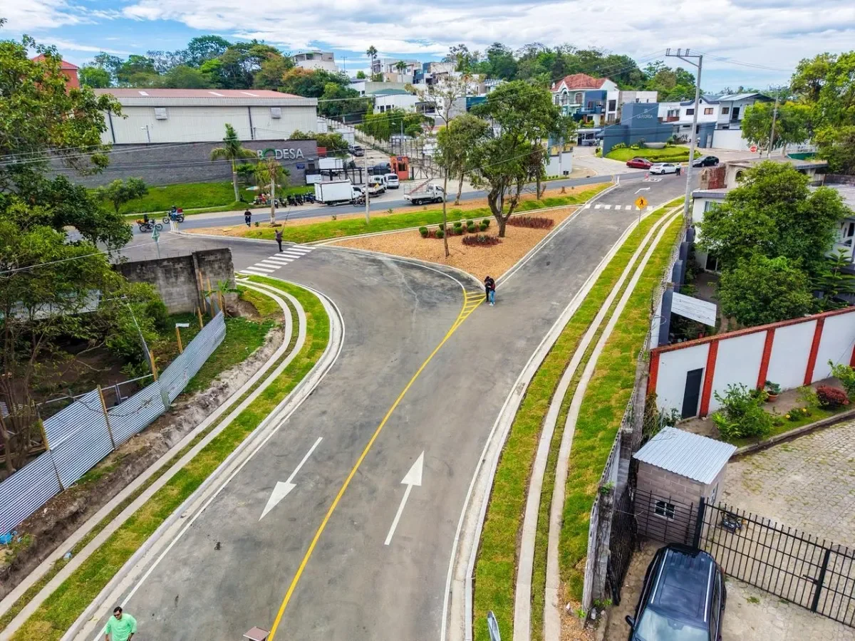 MOP y FOVIAL entregan nueva vía de acceso para mejorar movilidad en Nuevo Cuscatlán