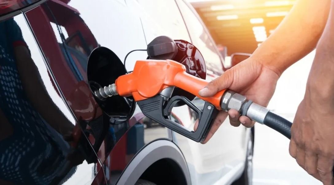 Gobierno alista reglamento para implementar subsidio a combustibles en cinco días tras decreto