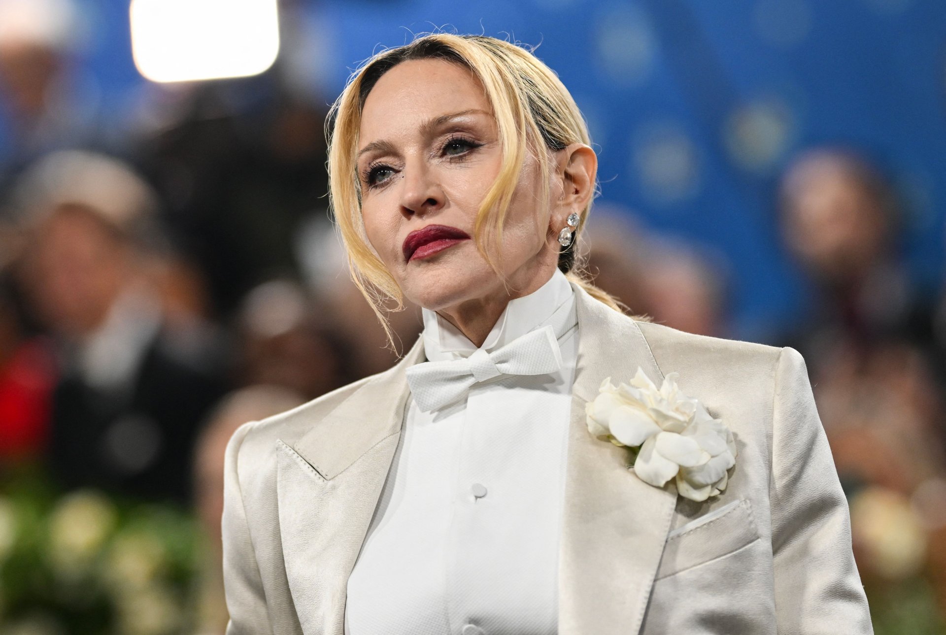 Madonna y Sabrina Carpenter protagonizan emotiva interpretación de “Like a Prayer” en Coachella 2026