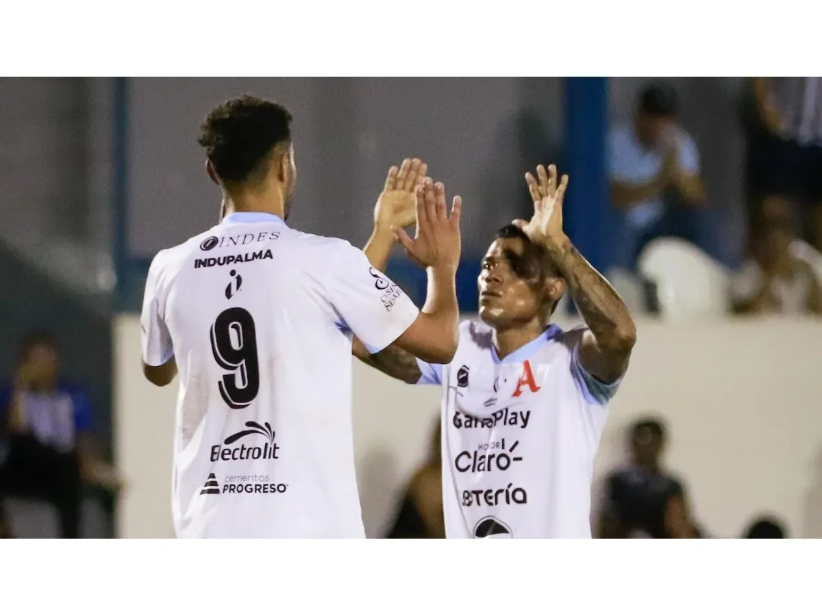 Alianza avanza a cuartos de final de la Copa Presidente tras un disputado empate contra Isidro Metapán