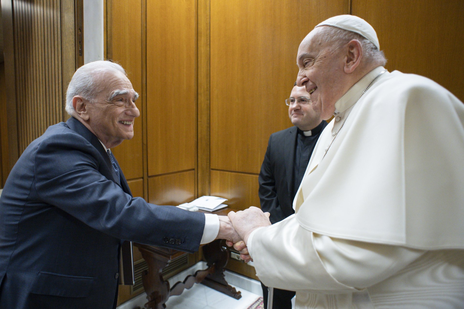 Estrenan documental en el Vaticano por primer aniversario del fallecimiento del Papa Francisco